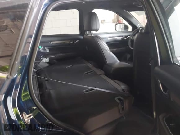 ✅ 2022 Mazda CX-5 Signature • VIN: JM3KFBXY2N0555321 • Lot: 42478260. Listed on IAAI with 31,508 mi. Free auction sales archive from the USA and detailed vehicle history report at DreamBid. Image 8.