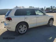 ✅ 2010 Volkswagen Touareg • VIN: WVGAK7A90AD002356 • Lot: 75482024. Wystawiony na Copart z przebiegiem 148 667 mil. Bezpłatny archiwum sprzedaży aukcyjnych z USA i szczegółowy raport historii pojazdu na DreamBid. Zdjęcie 3.