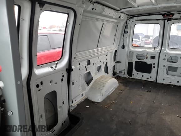 ✅ 2006 Ford Econoline Cargo • VIN: 1FTNE24L16DA33176 • Lot: 90931855. Wystawiony na Copart z przebiegiem 170 989 mil. Bezpłatny archiwum sprzedaży aukcyjnych z USA i szczegółowy raport historii pojazdu na DreamBid. Zdjęcie 10.