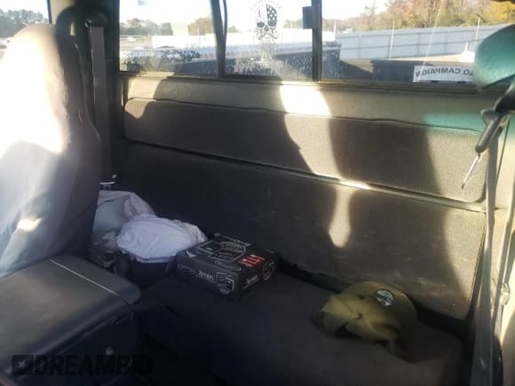 ✅ 2000 Dodge Dakota Sport • VIN: 1B7GG22N1YS574461 • Lot: 82400534. Wystawiony na Copart z przebiegiem 196 641 mil. Bezpłatny archiwum sprzedaży aukcyjnych z USA i szczegółowy raport historii pojazdu na DreamBid. Zdjęcie 10.