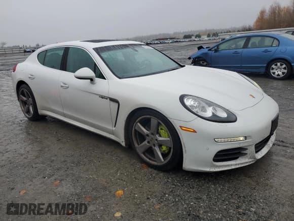 ✅ 2015 Porsche Panamera S E-Hybrid • VIN: WP0AD2A70FL040196 • Lot: 93234265. Wystawiony na Copart z przebiegiem 54 730 mil. Bezpłatny archiwum sprzedaży aukcyjnych z USA i szczegółowy raport historii pojazdu na DreamBid. Zdjęcie 4.