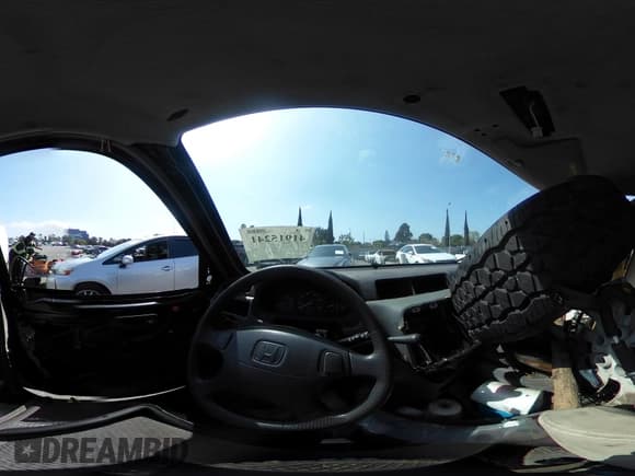 ✅ 1998 Honda CR-V LX • VIN: JHLRD2845WC002948 • Lot: 41915241. Wystawiony na IAAI z przebiegiem 273 508 mil. Bezpłatny archiwum sprzedaży aukcyjnych z USA i szczegółowy raport historii pojazdu na DreamBid. Zdjęcie 17.