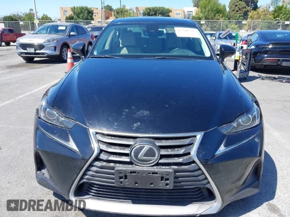 ✅ 2017 Lexus IS 200t • VIN: JTHBA1D29H5042431 • Lot: 43140388. Wystawiony na IAAI z przebiegiem 107 579 mil. Bezpłatny archiwum sprzedaży aukcyjnych z USA i szczegółowy raport historii pojazdu na DreamBid. Zdjęcie 12.