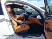 ✅ 2022 BMW 5 Series 540i xDrive • VIN: WBA73BJ05NCJ60877 • Lot: 43453314. Wystawiony na IAAI z przebiegiem 15 892 mil. Bezpłatny archiwum sprzedaży aukcyjnych z USA i szczegółowy raport historii pojazdu na DreamBid. Zdjęcie 5.