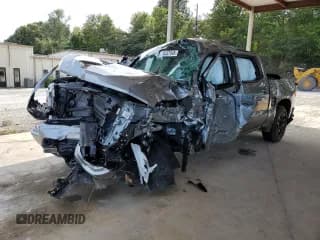 ✅ 2025 Chevrolet Silverado 1500 RST • VIN: 1GCUKEE82SZ298069 • Лот: 70337945. Опубликован ранее на Copart с пробегом Не указан. Бесплатный доступ к архиву аукционных продаж из США и подробный отчёт об истории автомобиля на DreamBid. Изображение 1.