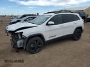 ✅ 2020 Jeep Cherokee Altitude • VIN: 1C4PJMLXXLD506072 • Lot: 82436645. Wystawiony na Copart z przebiegiem 38 970 mil. Bezpłatny archiwum sprzedaży aukcyjnych z USA i szczegółowy raport historii pojazdu na DreamBid. Zdjęcie 1.