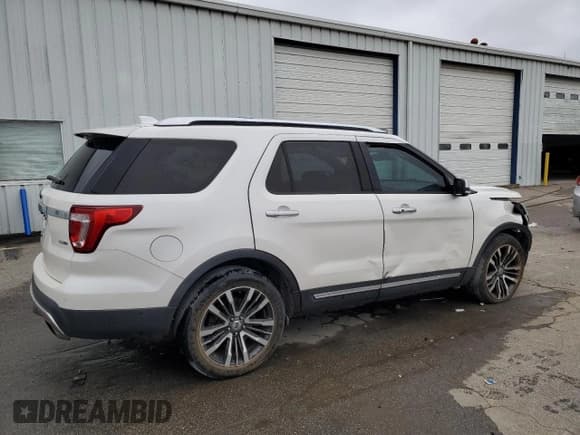 ✅ 2016 Ford Explorer Platinum • VIN: 1FM5K8HT2GGC55016 • Лот: 90051285. Опубликован ранее на Copart с пробегом 156 306 миль. Бесплатный доступ к архиву аукционных продаж из США и подробный отчёт об истории автомобиля на DreamBid. Изображение 3.