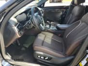 ✅ 2023 BMW 5 Series 530i xDrive • VIN: WBA13BJ00PCN66719 • Lot: 52979255. Wystawiony na Copart z przebiegiem 20 830 mil. Bezpłatny archiwum sprzedaży aukcyjnych z USA i szczegółowy raport historii pojazdu na DreamBid. Zdjęcie 7.