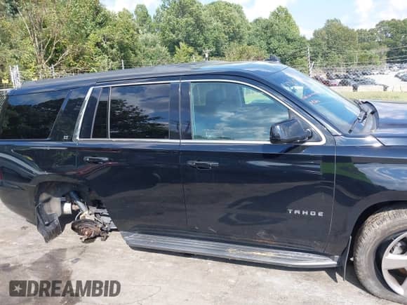 2018 Chevrolet Tahoe LT с VIN 1GNSKBKC6JR275107, выставлен на аукционе IAAI как лот 43149404 с пробегом 68 396 миль миль и . История ставок и продаж доступна на DreamBid. Изображение 13.