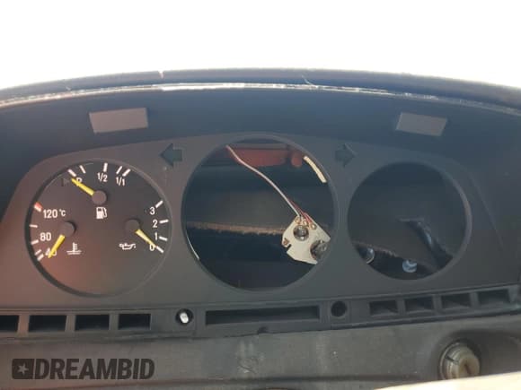 ✅ 1984 Mercedes-Benz 300 D • VIN: WDBAB33A0EA123575 • Lot: 67858275. Listed on Copart with Not provided. Free auction sales archive from the USA and detailed vehicle history report at DreamBid. Image 9.