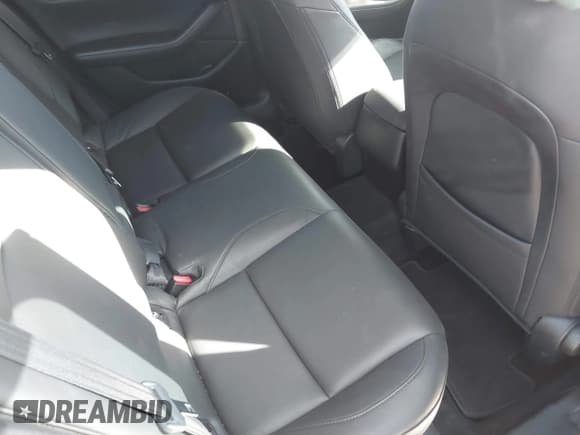 ✅ 2019 Mazda 3 Preferred • VIN: 3MZBPADL7KM113102 • Lot: 43492138. Wystawiony na IAAI z przebiegiem 54 459 mil. Bezpłatny archiwum sprzedaży aukcyjnych z USA i szczegółowy raport historii pojazdu na DreamBid. Zdjęcie 8.