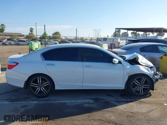 2014 Honda Accord LX with VIN 1HGCR2F35EA082276, listed as a IAAI auction lot 43319568 with 182,956 mi miles and . Bid and sale history available at DreamBid. Image 14.