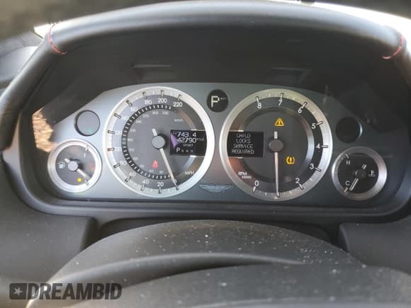 ✅ 2012 Aston Martin Rapide • VIN: SCFHDDAJ7CAF02268 • Lot: 80471763. Wystawiony na Copart z przebiegiem 42 790 mil. Bezpłatny archiwum sprzedaży aukcyjnych z USA i szczegółowy raport historii pojazdu na DreamBid. Zdjęcie 9.