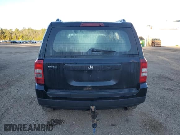 ✅ 2015 Jeep Patriot • VIN: 1C4NJPAB0FD272738 • Lot: 81863655. Wystawiony na Copart z przebiegiem Nie podano. Bezpłatny archiwum sprzedaży aukcyjnych z USA i szczegółowy raport historii pojazdu na DreamBid. Zdjęcie 6.