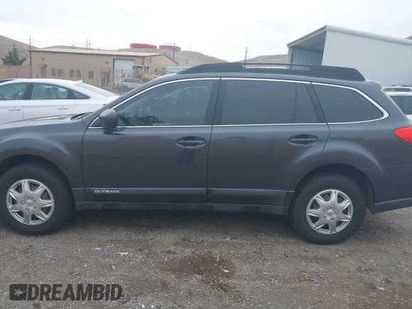 ✅ 2013 Subaru Outback 2.5i • VIN: 4S4BRBAC0D3269683 • Lot: 41509711. Listed on IAAI with 121,598 mi. Free auction sales archive from the USA and detailed vehicle history report at DreamBid. Image 14.