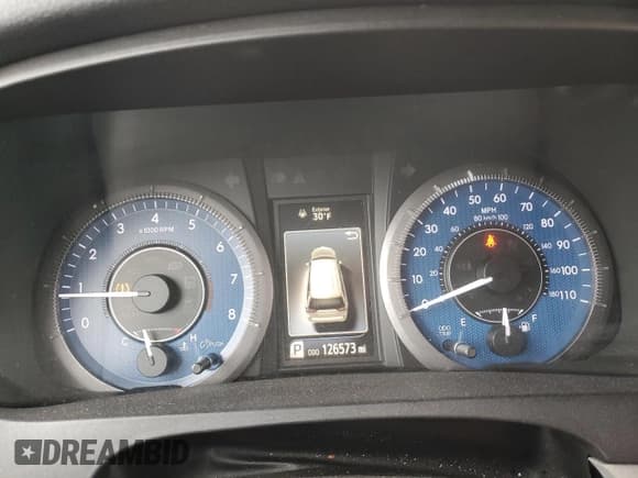 ✅ 2017 Toyota Sienna XLE • VIN: 5TDDZ3DC5HS180985 • Lot: 44531245. Listed on Copart with 126,573 mi. Free auction sales archive from the USA and detailed vehicle history report at DreamBid. Image 9.