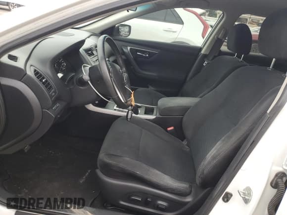 ✅ 2015 Nissan Altima SL • VIN: 1N4AL3AP0FC170476 • Lot: 92847575. Wystawiony na Copart z przebiegiem 210 035 mil. Bezpłatny archiwum sprzedaży aukcyjnych z USA i szczegółowy raport historii pojazdu na DreamBid. Zdjęcie 7.