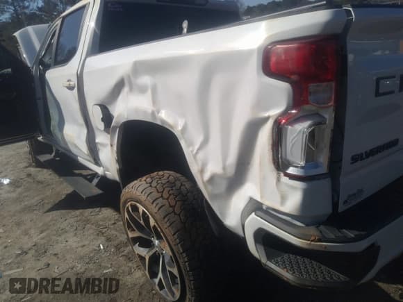 ✅ 2020 Chevrolet Silverado 1500 RST • VIN: 1GCUYEED0LZ117225 • Lot: 41734357. Wystawiony na IAAI z przebiegiem 75 279 mil. Bezpłatny archiwum sprzedaży aukcyjnych z USA i szczegółowy raport historii pojazdu na DreamBid. Zdjęcie 6.