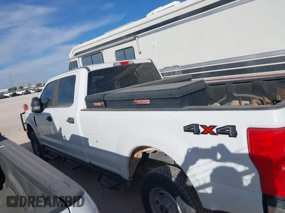 ✅ 2018 Ford F-250 XL • VIN: 1FT7W2B63JEC57006 • Lot: 41675680. Listed on IAAI with 146,247 mi. Free auction sales archive from the USA and detailed vehicle history report at DreamBid. Image 14.