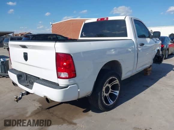 2013 Ram 1500 Express z VIN 3C6JR6ATXDG508202, wystawiony jako IAAI lot #43296958 z przebiegiem 145 380 mil mil oraz . Historia ofert i sprzedaży dostępna na DreamBid. Obrazek 4.