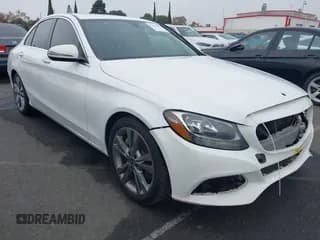 ✅ 2018 Mercedes-Benz C 300 • VIN: 55SWF4JB1JU249795 • Lot: 43681677. Wystawiony na IAAI z przebiegiem 93 207 mil. Bezpłatny archiwum sprzedaży aukcyjnych z USA i szczegółowy raport historii pojazdu na DreamBid. Zdjęcie 1.