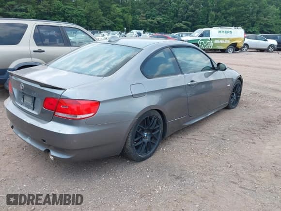 ✅ 2009 BMW 3 Series 328i • VIN: WBAWV13589P121644 • Lot: 42409524. Listed on IAAI with 172,692 mi. Free auction sales archive from the USA and detailed vehicle history report at DreamBid. Image 4.