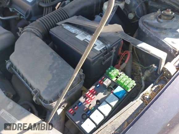 ✅ 1999 Saturn SL • VIN: 1G8ZK5274XZ333729 • Lot: 41987885. Wystawiony na IAAI z przebiegiem Nie podano. Bezpłatny archiwum sprzedaży aukcyjnych z USA i szczegółowy raport historii pojazdu na DreamBid. Zdjęcie 6.