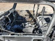 ✅ 2000 Jeep Wrangler Sahara • VIN: 1J4FA59S9YP718555 • Lot: 49660795. Wystawiony na Copart z przebiegiem Nie podano. Bezpłatny archiwum sprzedaży aukcyjnych z USA i szczegółowy raport historii pojazdu na DreamBid. Zdjęcie 7.