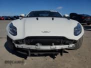 ✅ 2017 Aston Martin DB11 • VIN: SCFRMFAVXHGL01825 • Lot: 45219355. Wystawiony na Copart z przebiegiem Nie podano. Bezpłatny archiwum sprzedaży aukcyjnych z USA i szczegółowy raport historii pojazdu na DreamBid. Zdjęcie 5.