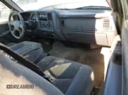✅ 2003 Chevrolet Silverado 1500 Work Truck • VIN: 1GCEC19VX3E355587 • Лот: 70829834. Опубликован ранее на Copart с пробегом 180 490 миль. Бесплатный доступ к архиву аукционных продаж из США и подробный отчёт об истории автомобиля на DreamBid. Изображение 8.