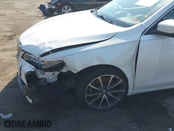 ✅ 2016 Acura TLX Technology • VIN: 19UUB2F54GA006318 • Lot: 42579763. Wystawiony na IAAI z przebiegiem 122 459 mil. Bezpłatny archiwum sprzedaży aukcyjnych z USA i szczegółowy raport historii pojazdu na DreamBid. Zdjęcie 6.