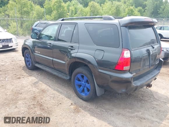 ✅ 2007 Toyota 4Runner Limited • VIN: JTEBU17R570127050 • Лот: 42482513. Опубликован ранее на IAAI с пробегом 348 446 миль. Бесплатный доступ к архиву аукционных продаж из США и подробный отчёт об истории автомобиля на DreamBid. Изображение 3.