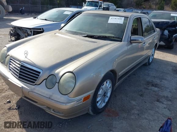 ✅ 2001 Mercedes-Benz E 320 • VIN: WDBJF65J01B222081 • Лот: 43787442. Опубликован ранее на IAAI с пробегом 152 876 миль. Бесплатный доступ к архиву аукционных продаж из США и подробный отчёт об истории автомобиля на DreamBid. Изображение 2.