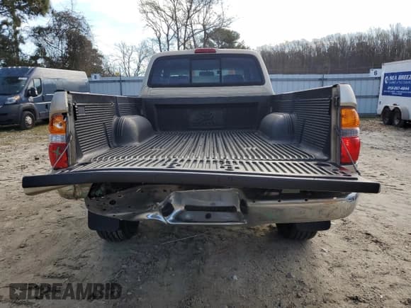 ✅ 2004 Toyota Tacoma PreRunner • VIN: 5TESM92N84Z387347 • Лот: 50037625. Опубликован ранее на Copart с пробегом 170 910 миль. Бесплатный доступ к архиву аукционных продаж из США и подробный отчёт об истории автомобиля на DreamBid. Изображение 7.