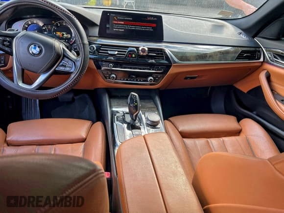 ✅ 2018 BMW 5 Series 530i • VIN: WBAJA5C5XJWA56967 • Лот: 95072665. Опубликован ранее на Copart с пробегом 131 824 миль. Бесплатный доступ к архиву аукционных продаж из США и подробный отчёт об истории автомобиля на DreamBid. Изображение 9.