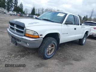 ✅ 1997 Dodge Dakota • VIN: 1B7GG23X5VS242535 • Lot: 41608146. Wystawiony na IAAI z przebiegiem 125 189 mil. Bezpłatny archiwum sprzedaży aukcyjnych z USA i szczegółowy raport historii pojazdu na DreamBid. Zdjęcie 2.