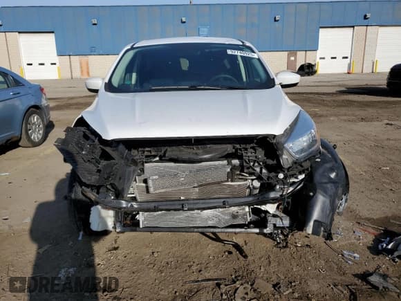 ✅ 2019 Ford Escape SE • VIN: 1FMCU9GD7KUB85475 • Lot: 92740925. Listed on Copart with 46,417 mi. Free auction sales archive from the USA and detailed vehicle history report at DreamBid. Image 5.