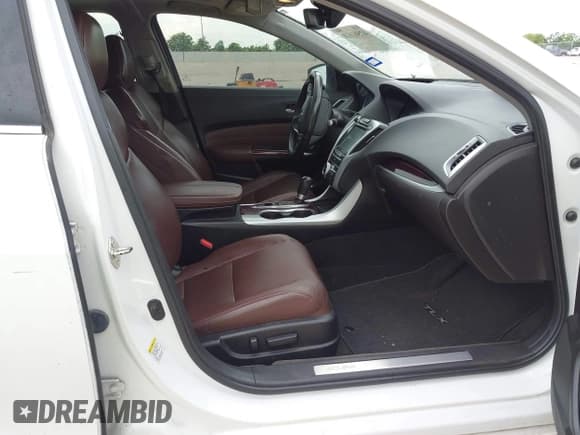 ✅ 2017 Acura TLX Technology • VIN: 19UUB1F57HA002596 • Lot: 42561618. Wystawiony na IAAI z przebiegiem 186 010 mil. Bezpłatny archiwum sprzedaży aukcyjnych z USA i szczegółowy raport historii pojazdu na DreamBid. Zdjęcie 5.