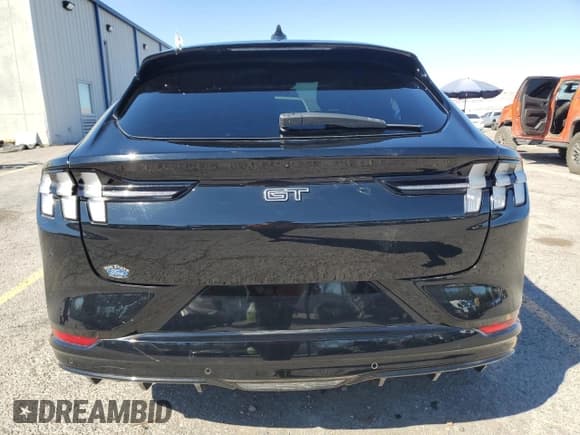 ✅ 2022 Ford Mustang Mach-E GT • VIN: 3FMTK4SX3NMA19764 • Lot: 83782365. Wystawiony na Copart z przebiegiem 3 589 mil. Bezpłatny archiwum sprzedaży aukcyjnych z USA i szczegółowy raport historii pojazdu na DreamBid. Zdjęcie 6.