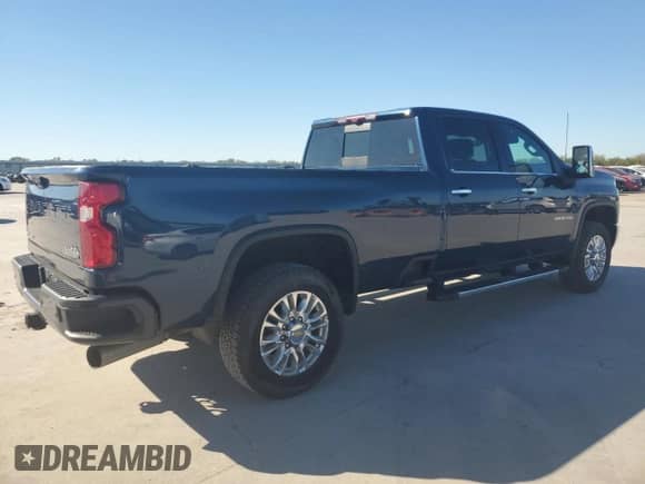 2022 Chevrolet Silverado 3500HD High Country with VIN 1GC4YVEY5NF165925, listed as a Copart auction lot 82040744 with 22,040 mi miles and Salvage title. Bid and sale history available at DreamBid. Image 3.