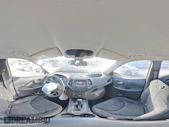 ✅ 2019 Jeep Cherokee Latitude • VIN: 1C4PJLCB7KD466112 • Lot: 92001515. Wystawiony na Copart z przebiegiem 79 699 mil. Bezpłatny archiwum sprzedaży aukcyjnych z USA i szczegółowy raport historii pojazdu na DreamBid. Zdjęcie 15.