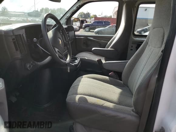 ✅ 2014 Chevrolet Express Passenger LT • VIN: 1GAZG1FG2E1114315 • Лот: 81058795. Опубликован ранее на Copart с пробегом 187 061 миль. Бесплатный доступ к архиву аукционных продаж из США и подробный отчёт об истории автомобиля на DreamBid. Изображение 7.