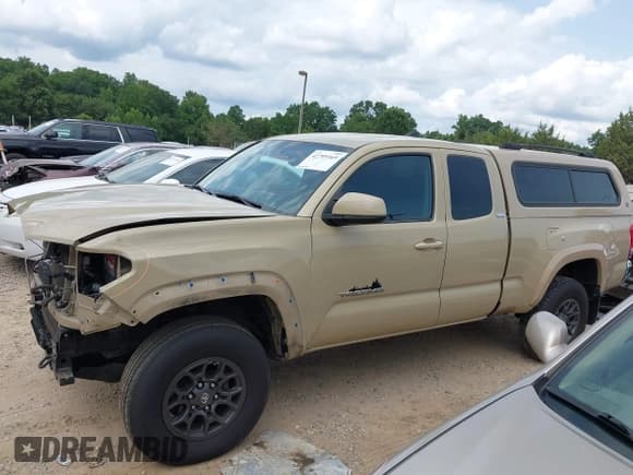 ✅ 2017 Toyota Tacoma SR5 • VIN: 5TFSZ5AN8HX056485 • Lot: 42799365. Wystawiony na IAAI z przebiegiem 93 433 mil. Bezpłatny archiwum sprzedaży aukcyjnych z USA i szczegółowy raport historii pojazdu na DreamBid. Zdjęcie 14.
