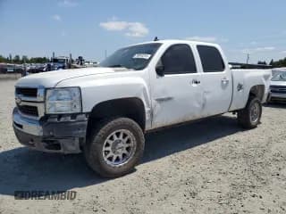 ✅ 2007 Chevrolet Silverado 2500HD 1LT • VIN: 1GCHK23637F547473 • Lot: 59052315. Wystawiony na Copart z przebiegiem 196 644 mil. Bezpłatny archiwum sprzedaży aukcyjnych z USA i szczegółowy raport historii pojazdu na DreamBid. Zdjęcie 1.