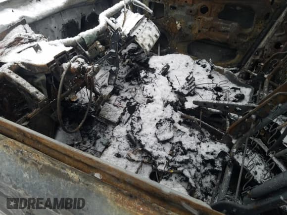 ✅ 2011 Chevrolet Aveo 1LT • VIN: 3G1TB5DG2BL106637 • Lot: 48898245. Wystawiony na Copart z przebiegiem Nie podano. Bezpłatny archiwum sprzedaży aukcyjnych z USA i szczegółowy raport historii pojazdu na DreamBid. Zdjęcie 7.