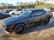 ✅ 2010 Dodge Challenger SE • VIN: 2B3CJ4DVXAH215231 • Lot: 82201444. Wystawiony na Copart z przebiegiem 213 144 mil. Bezpłatny archiwum sprzedaży aukcyjnych z USA i szczegółowy raport historii pojazdu na DreamBid. Zdjęcie 1.