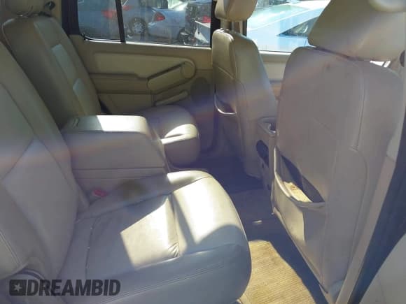 ✅ 2006 Ford Explorer Eddie Bauer • VIN: 1FMEU64E56UA44320 • Lot: 42194897. Listed on IAAI with 226,275 mi. Free auction sales archive from the USA and detailed vehicle history report at DreamBid. Image 8.