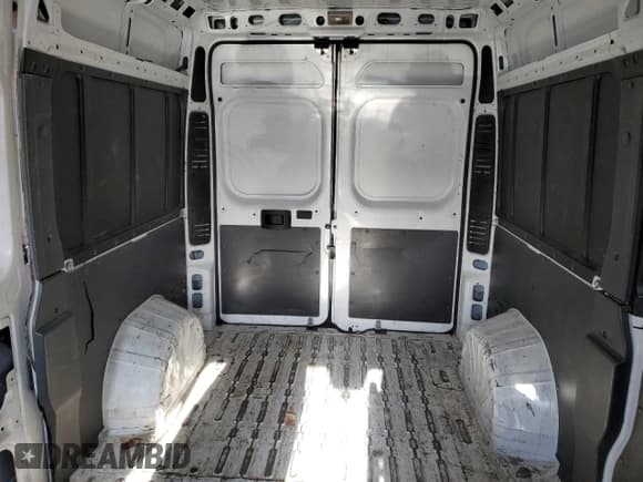 ✅ 2019 Ram ProMaster Cargo • VIN: 3C6TRVCGXKE539381 • Lot: 86545504. Listed on Copart with 271,447 mi. Free auction sales archive from the USA and detailed vehicle history report at DreamBid. Image 10.