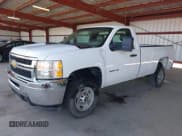 ✅ 2013 Chevrolet Silverado 2500HD Work Truck • VIN: 1GC0CVCG4DF146496 • Lot: 42040683. Wystawiony na IAAI z przebiegiem 297 517 mil. Bezpłatny archiwum sprzedaży aukcyjnych z USA i szczegółowy raport historii pojazdu na DreamBid. Zdjęcie 2.