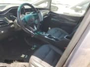 ✅ 2023 Chevrolet Bolt EV 2LT • VIN: 1G1FX6S06P4191750 • Lot: 52102295. Wystawiony na Copart z przebiegiem 13 500 mil. Bezpłatny archiwum sprzedaży aukcyjnych z USA i szczegółowy raport historii pojazdu na DreamBid. Zdjęcie 7.